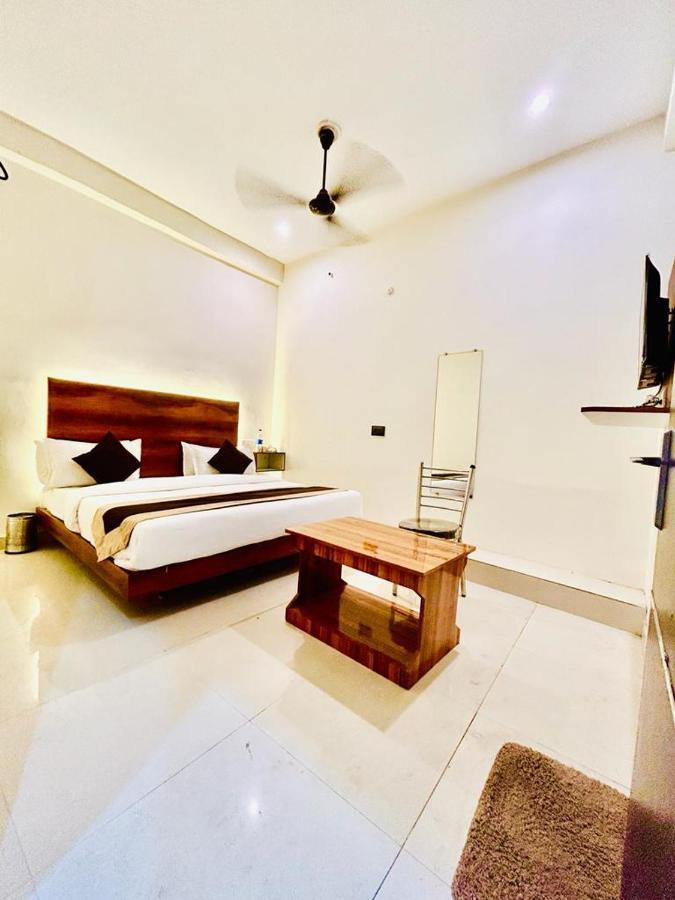 Hotel Sr Grand Gorakhpur Luaran gambar